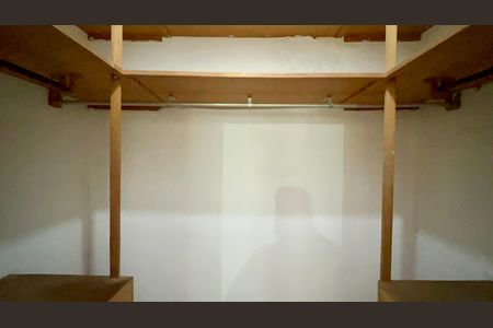 Apartamento à venda com 256m², 4 quartos e 2 vagas Apartamento à venda com 256m², 4 quartos e 2 vagasCloset da suíte
