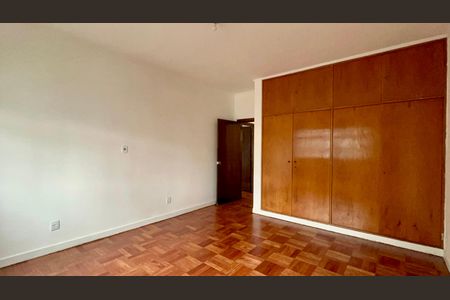 Apartamento à venda com 256m², 4 quartos e 2 vagas Apartamento à venda com 256m², 4 quartos e 2 vagasQuarto 3