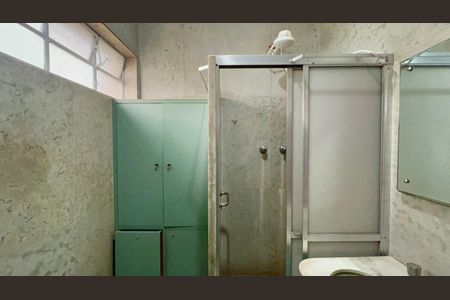 Apartamento à venda com 256m², 4 quartos e 2 vagas Apartamento à venda com 256m², 4 quartos e 2 vagasBanheiro da Suíte