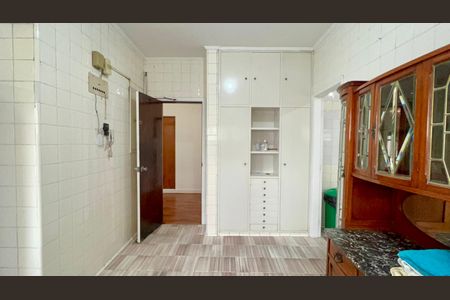 Apartamento à venda com 256m², 4 quartos e 2 vagas Apartamento à venda com 256m², 4 quartos e 2 vagasCopa
