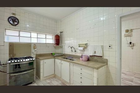 Apartamento à venda com 256m², 4 quartos e 2 vagas Apartamento à venda com 256m², 4 quartos e 2 vagasCozinha