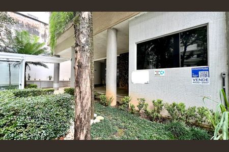 Apartamento à venda com 256m², 4 quartos e 2 vagas Apartamento à venda com 256m², 4 quartos e 2 vagasFachada