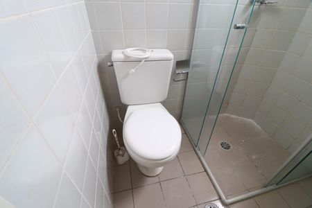 Banheiro Social de apartamento para alugar com 2 quartos, 46m² em Osvaldo Rezende, Uberlândia