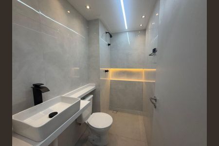 Banheiro de apartamento para alugar com 2 quartos, 38m² em Cidade Antônio Estêvão de Carvalho, São Paulo