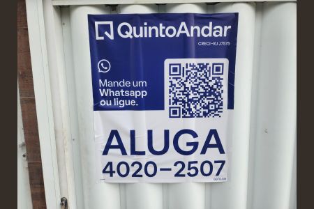 Casa de condomínio para alugar com 78m², 2 quartos e 2 vagas Casa de condomínio para alugar com 78m², 2 quartos e 2 vagasFachada