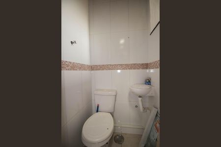 Casa de condomínio para alugar com 78m², 2 quartos e 2 vagas Casa de condomínio para alugar com 78m², 2 quartos e 2 vagasBanheiro de serviço