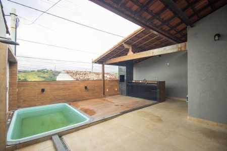 Casa de condomínio para alugar com 78m², 2 quartos e 2 vagas Casa de condomínio para alugar com 78m², 2 quartos e 2 vagasPiscina