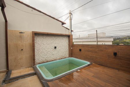 Casa de condomínio para alugar com 78m², 2 quartos e 2 vagas Casa de condomínio para alugar com 78m², 2 quartos e 2 vagasPiscina