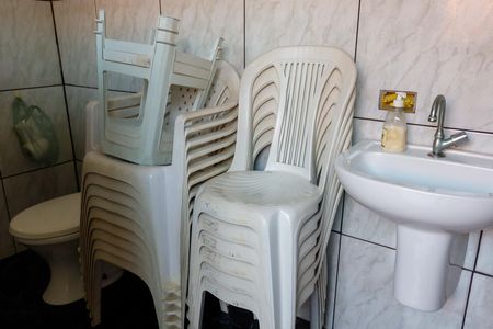 Casa à venda com 190m², 3 quartos e 3 vagas Casa à venda com 190m², 3 quartos e 3 vagasLavabo