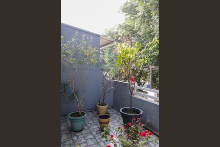 Casa à venda com 190m², 3 quartos e 3 vagas Casa à venda com 190m², 3 quartos e 3 vagasSacada
