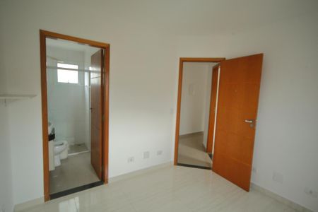 Suíte  de apartamento à venda com 2 quartos, 104m² em Jardim Calux, São Bernardo do Campo