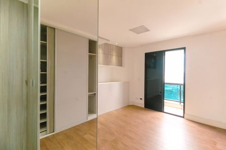 Apartamento à venda com 207m², 3 quartos e 3 vagas Apartamento à venda com 207m², 3 quartos e 3 vagasQuarto 3 - Suíte