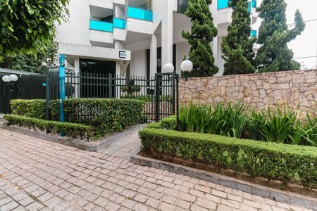 Apartamento à venda com 207m², 3 quartos e 3 vagas Apartamento à venda com 207m², 3 quartos e 3 vagasFachada