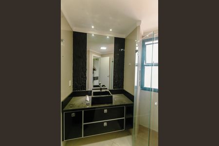 Apartamento à venda com 207m², 3 quartos e 3 vagas Apartamento à venda com 207m², 3 quartos e 3 vagasBanheiro da Suíte 1