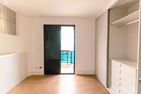 Apartamento à venda com 207m², 3 quartos e 3 vagas Apartamento à venda com 207m², 3 quartos e 3 vagasQuarto 3 - Suíte