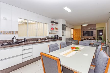 Casa à venda com 149m², 3 quartos e 2 vagasCozinha