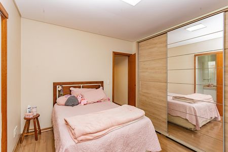Casa à venda com 149m², 3 quartos e 2 vagasSuíte 2