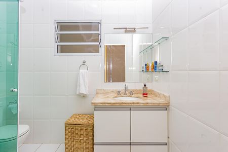 Casa à venda com 149m², 3 quartos e 2 vagasBanheiro