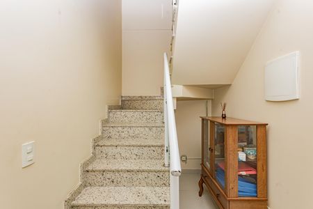 Casa à venda com 149m², 3 quartos e 2 vagasEscada