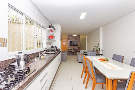 Casa à venda com 149m², 3 quartos e 2 vagasCozinha