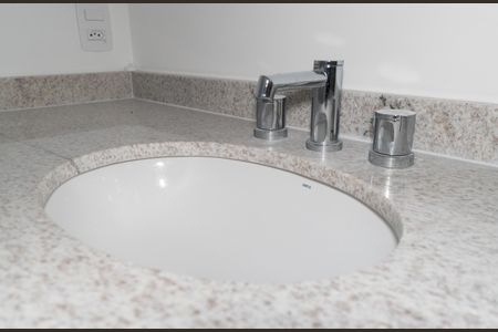 Apartamento à venda com 95m², 3 quartos e 1 vaga Apartamento à venda com 95m², 3 quartos e 1 vagaBanheiro da Suíte