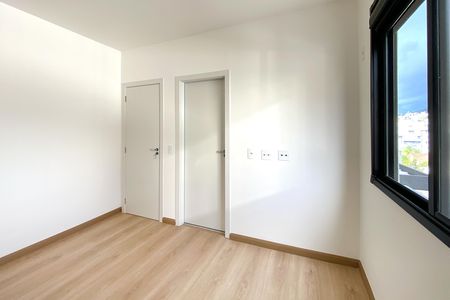 Casa à venda com 101m², 2 quartos e 2 vagas Casa à venda com 101m², 2 quartos e 2 vagasSuite 2