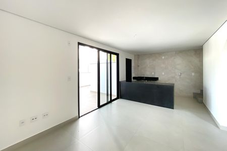 Sala de casa à venda com 2 quartos, 101m² em Buritis, Belo Horizonte