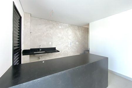 Casa à venda com 101m², 2 quartos e 2 vagas Casa à venda com 101m², 2 quartos e 2 vagasCozinha