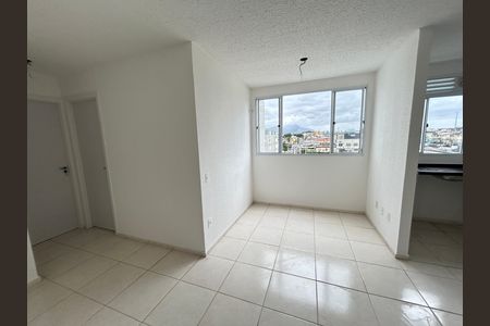 Sala de apartamento para alugar com 2 quartos, 52m² em Guadalupe, Rio de Janeiro