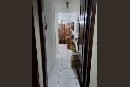 Corredor de apartamento à venda com 3 quartos, 80m² em Fonseca, Niterói