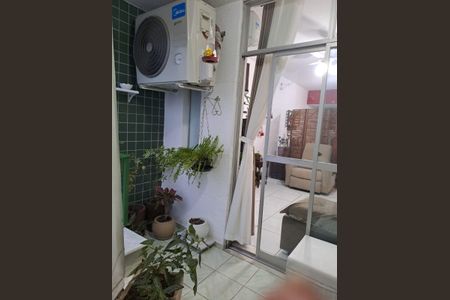 Apartamento à venda com 80m², 3 quartos e 1 vaga Apartamento à venda com 80m², 3 quartos e 1 vagaVaranda