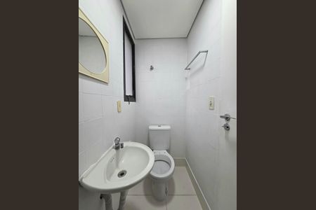 Apartamento para alugar com 145m², 4 quartos e 2 vagasBanheiro de serviço
