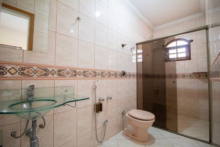 Casa à venda com 330m², 5 quartos e 3 vagas Casa à venda com 330m², 5 quartos e 3 vagasBanheiro da Suite