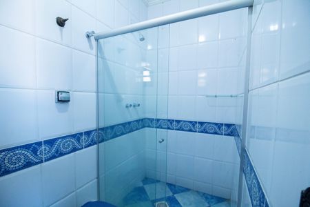 Casa à venda com 330m², 5 quartos e 3 vagas Casa à venda com 330m², 5 quartos e 3 vagasBanheiro da Suite