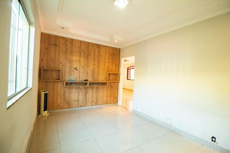 Casa à venda com 330m², 5 quartos e 3 vagas Casa à venda com 330m², 5 quartos e 3 vagasSala 2