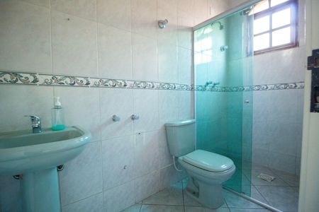 Casa à venda com 330m², 5 quartos e 3 vagas Casa à venda com 330m², 5 quartos e 3 vagasBanheiro de serviço