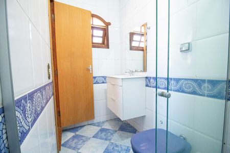 Casa à venda com 330m², 5 quartos e 3 vagas Casa à venda com 330m², 5 quartos e 3 vagasBanheiro da Suite