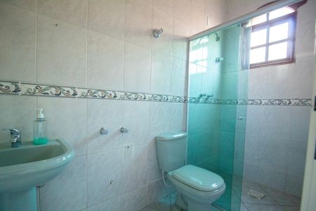 Casa à venda com 330m², 5 quartos e 3 vagas Casa à venda com 330m², 5 quartos e 3 vagasBanheiro de serviço