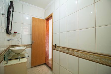 Casa à venda com 330m², 5 quartos e 3 vagas Casa à venda com 330m², 5 quartos e 3 vagasBanheiro Suite 02