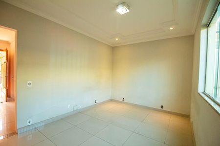 Casa à venda com 330m², 5 quartos e 3 vagas Casa à venda com 330m², 5 quartos e 3 vagasSala 2