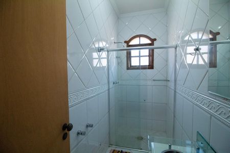 Casa à venda com 330m², 5 quartos e 3 vagas Casa à venda com 330m², 5 quartos e 3 vagasBanheiro Social