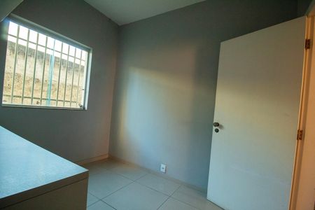 Casa à venda com 330m², 5 quartos e 3 vagas Casa à venda com 330m², 5 quartos e 3 vagasQuarto de Serviço