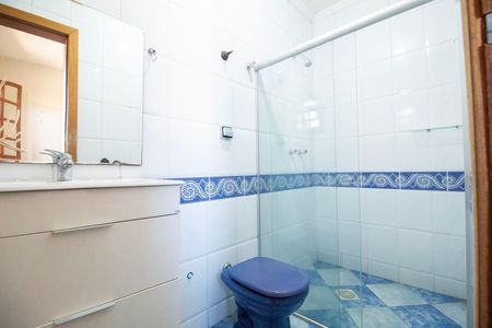 Casa à venda com 330m², 5 quartos e 3 vagas Casa à venda com 330m², 5 quartos e 3 vagasBanheiro da Suite