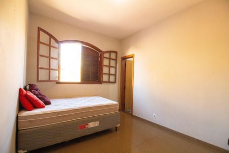 Casa à venda com 330m², 5 quartos e 3 vagas Casa à venda com 330m², 5 quartos e 3 vagasSuite 01