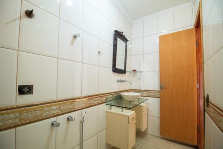 Casa à venda com 330m², 5 quartos e 3 vagas Casa à venda com 330m², 5 quartos e 3 vagasBanheiro Suite 02