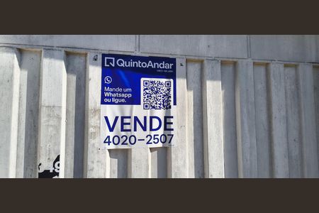 Casa à venda com 330m², 5 quartos e 3 vagas Casa à venda com 330m², 5 quartos e 3 vagasPlaca Instalada 01/06- Código RXDE-27