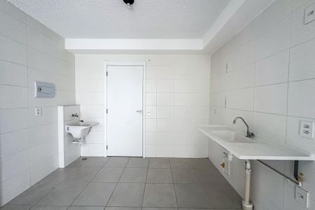 Apartamento à venda com 33m², 1 quarto e sem vaga Apartamento à venda com 33m², 1 quarto e sem vagaCozinha e Área de Serviço