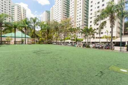 Apartamento à venda com 65m², 3 quartos e 1 vaga Apartamento à venda com 65m², 3 quartos e 1 vagaCampo de futebol