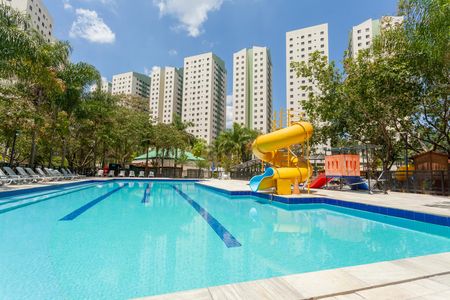 Apartamento à venda com 65m², 3 quartos e 1 vaga Apartamento à venda com 65m², 3 quartos e 1 vagaÁrea comum - Piscina