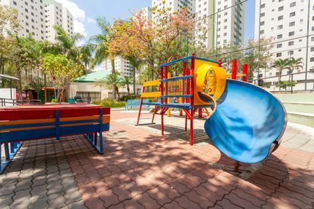 Apartamento à venda com 65m², 3 quartos e 1 vaga Apartamento à venda com 65m², 3 quartos e 1 vagaÁrea comum - Playground